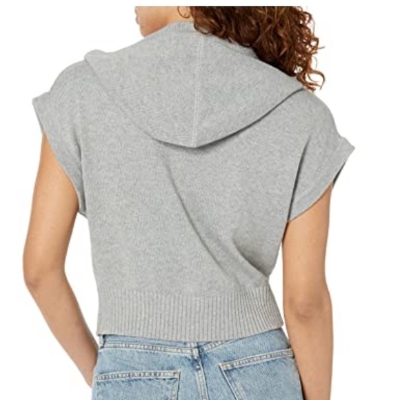 Tommy Hilfiger W Casual Pullover Sweatshirt
Short Sleeve Hoodie Peeking Heart - Picture 5 of 7